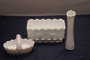 lot 647 image: Set of 3 Vintage Milk Glass Decorative Pieces - Vase, Serving Dish, and Basket