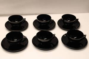 lot 653 image: Set of 6 Vintage Black Cups and Saucers - Elegant Dinnerware