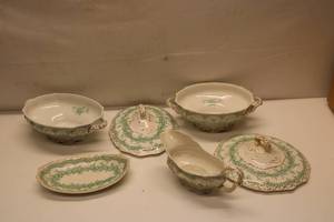 lot 670 image: Set of 6 Argyle Royal Semi-Porcelain Serving Pieces - Floral Design