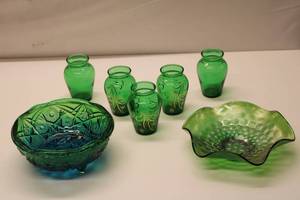 lot 657 image: Group of 6 Green Glass Decor Items - Includes Bowls and Vases