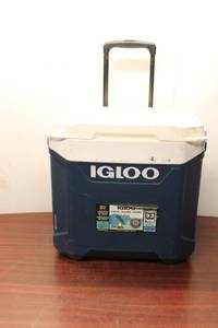 lot 694 image: Igloo 60 Qt Cooler with Wheels and Telescoping Handle - BlueWhite