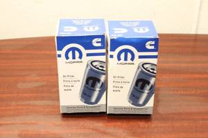 lot 701 image: Group of 2 Mopar Oil Filters MO-285 - Genuine Parts & Accessories