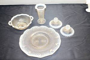 lot 834 image: Set of 6 Vintage Milk Glass Honeycomb Pattern Pieces - Decorative Tableware