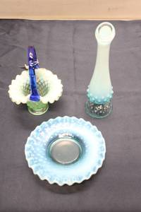 lot 836 image: Collection of 3 Vintage Glass Art Pieces - Including Vase, Plate, and Basket