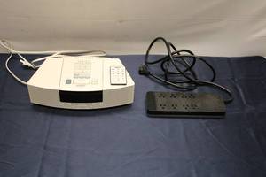 lot 723 image: Bose Wave RadioCD Player with Remote - Model AWRC-1P