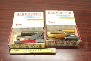 lot 734 image: Collection of Vintage HARVESTER Tools and Fish Knife