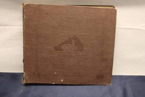 lot 740 image: Vintage Collection of 6 78 RPM Records with Album - Including Brunswick, Columbia, and Victor Labels