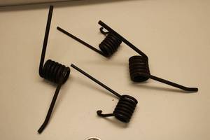 lot 742 image: Set of 4 Heavy-Duty Steel Springs - Industrial Use