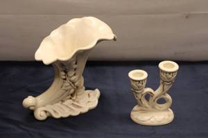 lot 778 image: Set of 2 Vintage Red Wing Pottery Pieces - Vase and Candle Holder