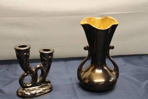 lot 783 image: Vintage Red Wing Pottery Candle Holder and Vase Set