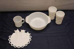 lot 785 image: Collection of 5 White Milk Glass Pieces - Vintage Kitchenware Set