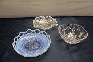 lot 786 image: Set of 3 Vintage Glass Bowls - Textured and Decorative Designs