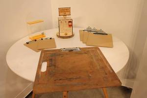 lot 118 image: Mixed Lot of Clipboards and Display Items