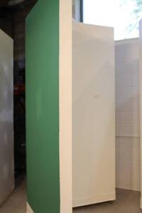 lot 226 image: Modular White L Shape Display Panels on Casters