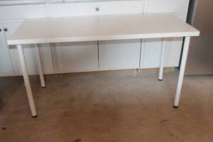 lot A-317 image: White Rectangular Table with Sturdy Legs