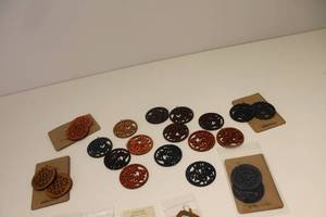 lot 346 image: Assorted Wooden EarringsPendants Set