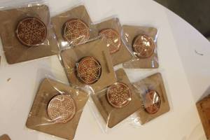 lot 348 image: Collection of  artistic hand-crafted wood Snowflake Design Pins