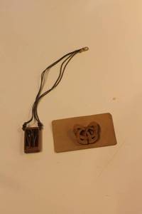 lot 369 image: Handcrafted Wooden Pendant Necklace and Brooch Set