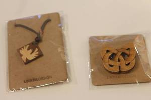 lot 373 image: Handcrafted Wooden Jewelry Set - Necklace and Brooch by Linnell Design