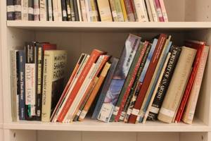 lot 410 image: Diverse Collection of Books - Literature and Non-Fiction