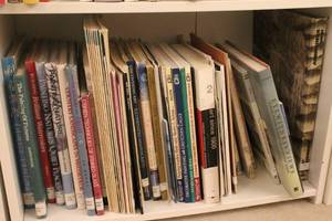 lot 412 image: Collection of Art and Craft Books