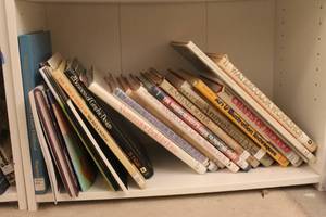 lot 417 image: Lot of Art and Design Books