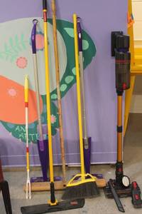 lot 435 image: Lot of Cleaning Tools and Hompany Cordless Vacuum Cleaner