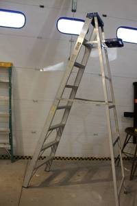 lot 437 image: Keller 8 ft Aluminum Heavy Duty Ladder