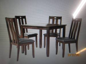 Poundex Randlett 5-Pc. Dining Set...