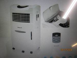 Honeywell Evaporative Air Cooler wi...