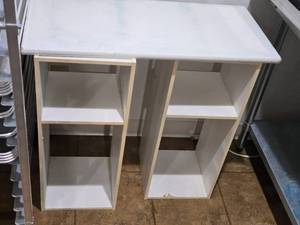 lot 20 image: Lot of 2 White Shelf Units