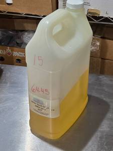 lot 43 image: White Tea & Ginger Fragrance Oil - 64.45 Ounces by Weight