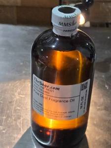 lot 207 image: Pixie Dust Fragrance Oil - 16 oz New