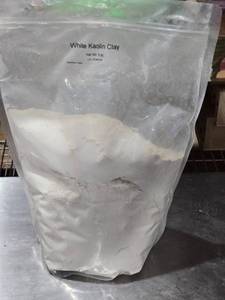 lot 323 image: White Kaolin Clay 5 lb Bag