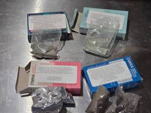 lot 332 image: Set of Altai Botanicals Mineral Clay Masks Total weight about 8 ounces