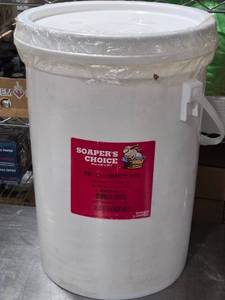 lot 371 image: Soapers Choice 76° Coconut Oil 44 lbs
