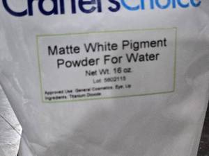 lot 374 image: Crafters Choice Matte White Pigment Powder for Water Approx. 13 ounces
