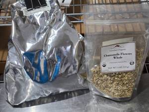 lot 445 image: Lot of Chamomile Flowers - 1 lb and 4 oz Packages