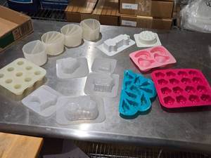 lot 448 image: Assorted Silicone and Plastic Molds for Crafts