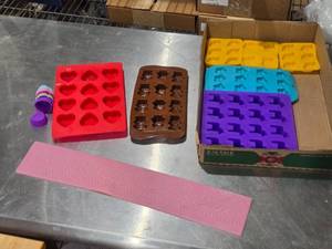 lot 449 image: Assorted Silicone Mold Set for Baking and Crafts