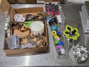 lot 450 image: Assorted Cookie Cutters Set with Various Shapes