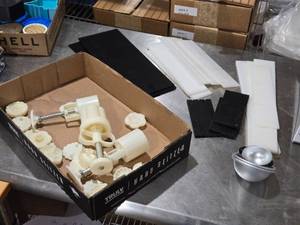 lot 453 image: Assorted Mold Plates and Tools Set