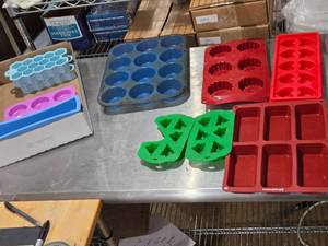 lot 454 image: Lot of Various Silicone Molds and Trays