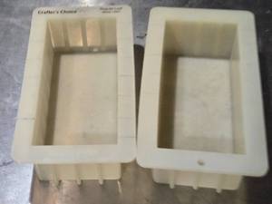 lot 505 image: Crafters Choice Regular Loaf Molds Set of 2