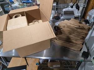 lot 517 image: Cub Natural Kraft Paper Shopping Bags