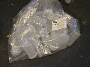 lot 600 image: 4 oz Natural Polypropylene Hinged Top Vials