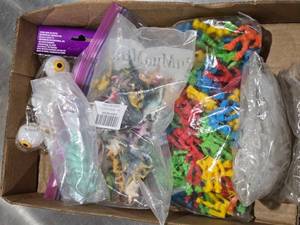 lot 627 image: Assorted Toy Figures and Craft Accessories Lot