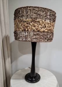 lot 51 image: Fun Raffia Barrel Shade Table Lamp