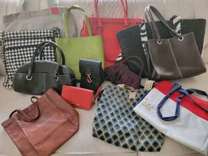 lot 103 image: Collection of Handbags and Totes  Vera Bradley 