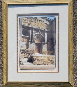 lot 114 image: Beautiful Large Gold Framed Architectural Print